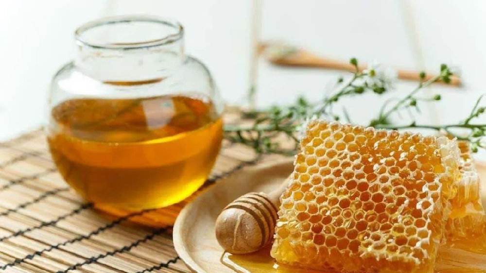 早上喝蜂蜜水效果好图片
