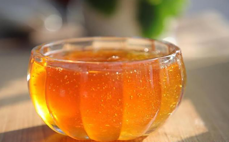 五味子蜂蜜和枣花蜜外观色泽哪个好介绍图片