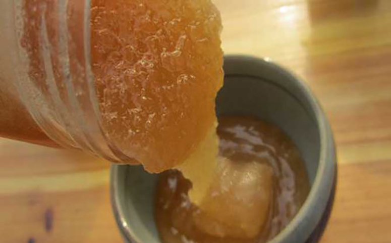 掺了白糖的蜂蜜辨别方法介绍图片